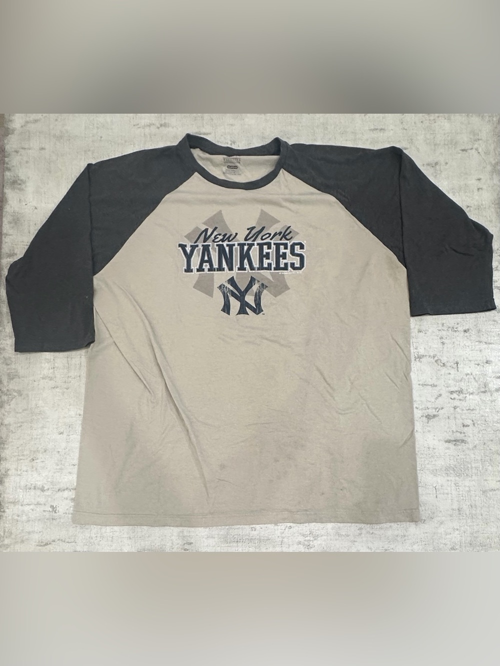 New York Yankees Raglan 3/4 Sleeve Baseball Tee | Beige Navy MLB Shirt